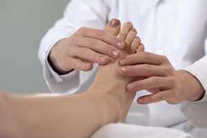 Laser Treatment May Help Toenail Fungus